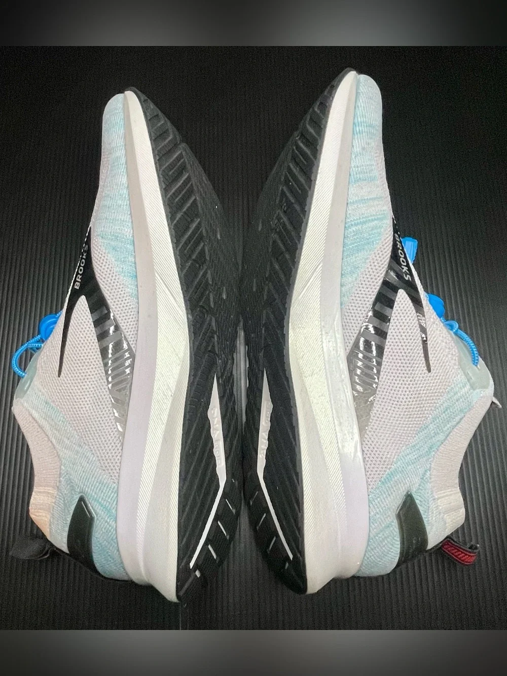 Brooks Levitate 4 Mens Size 11 Gray Blue Black Athletic Running Shoes Sneakers